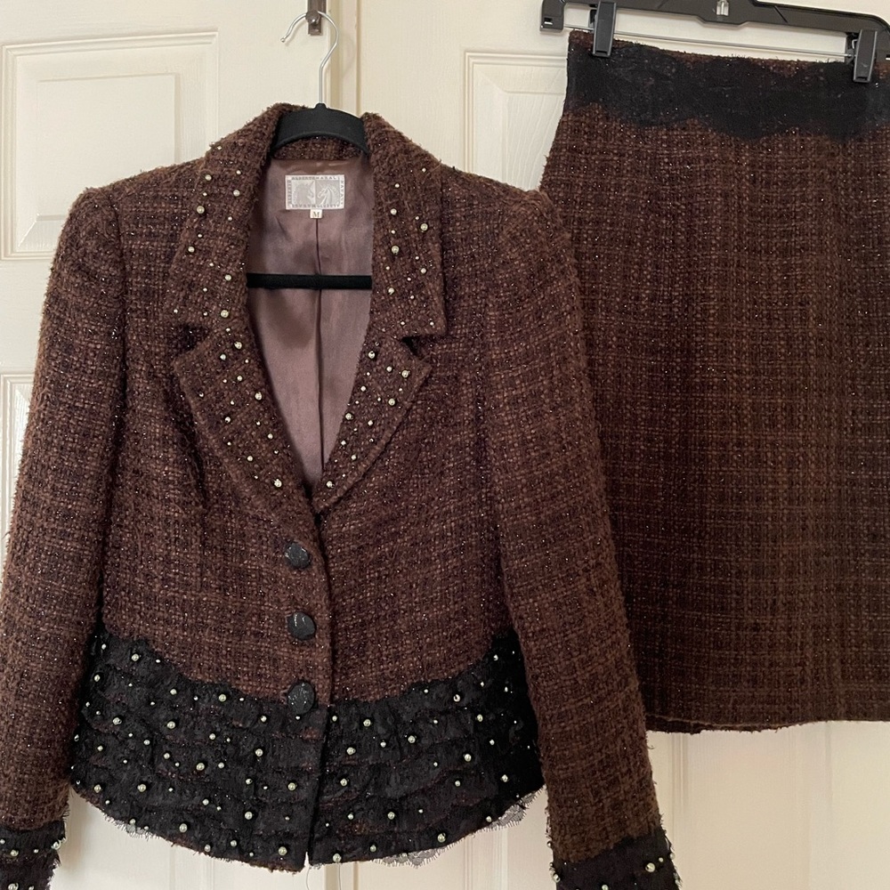 Alberto Makali woman’s suit